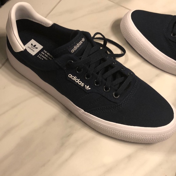 NWT Men’s Adidas 3MC Sneakers - Picture 4 of 10